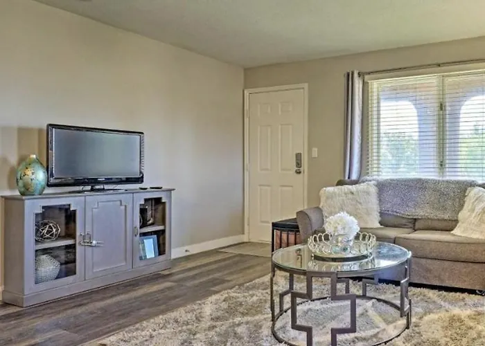 City Chic 3Br 1Bath Apartment